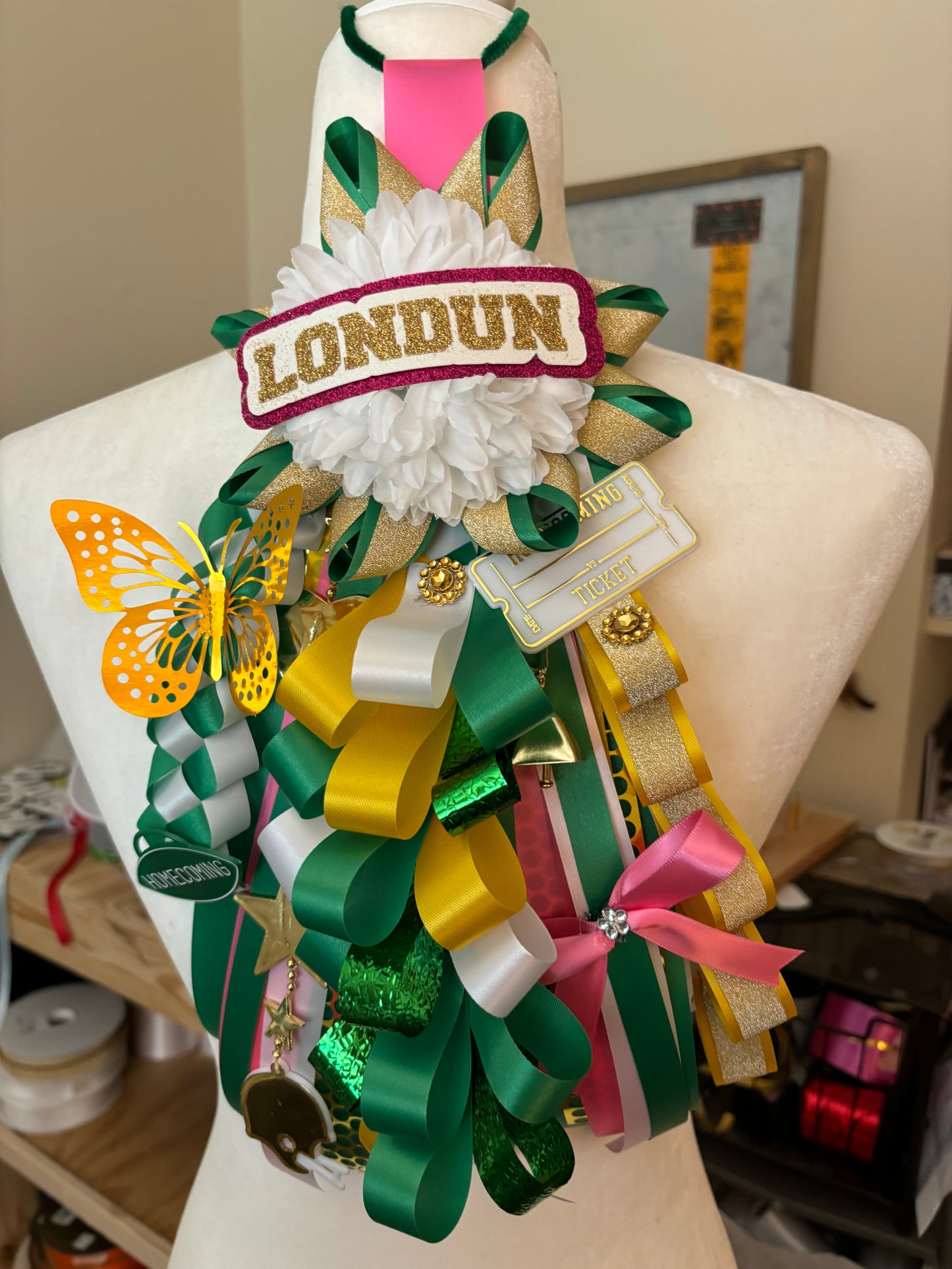 Small Mini Homecoming Mum 12"