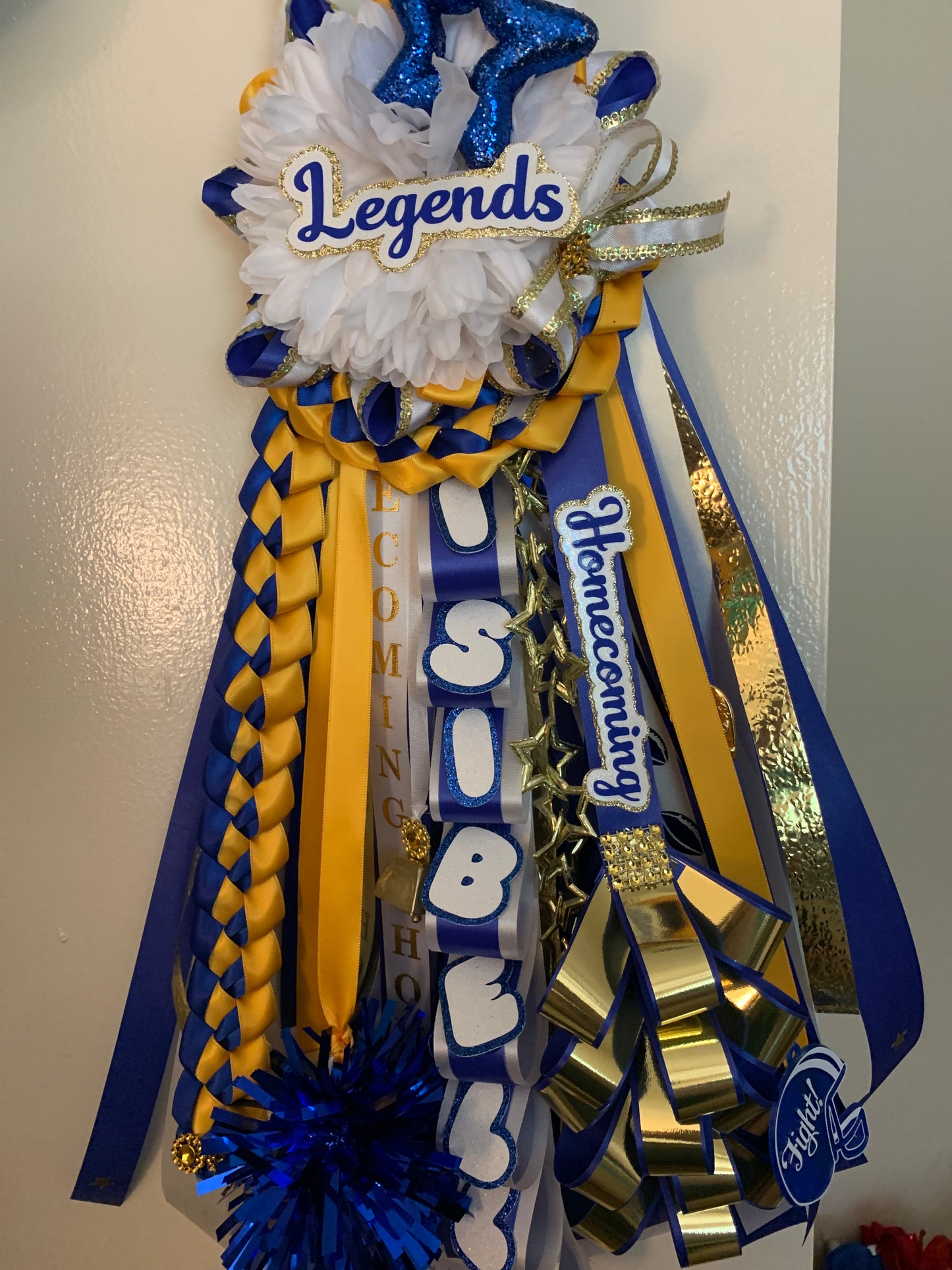 Medium Homecoming Mum and High School Garter 20-24"