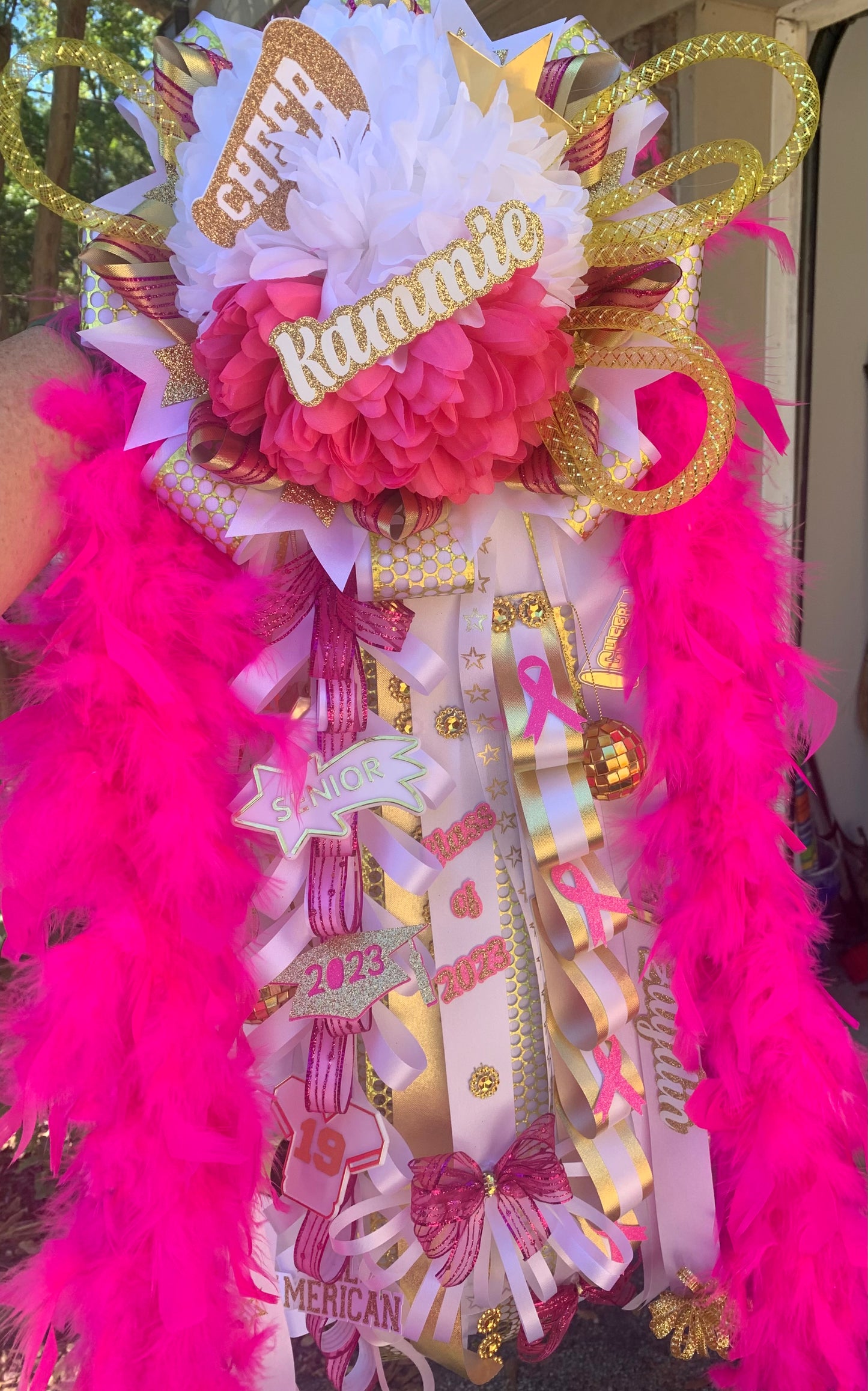 Homecoming Large Mum - 7" flower or two 6.5" flowers