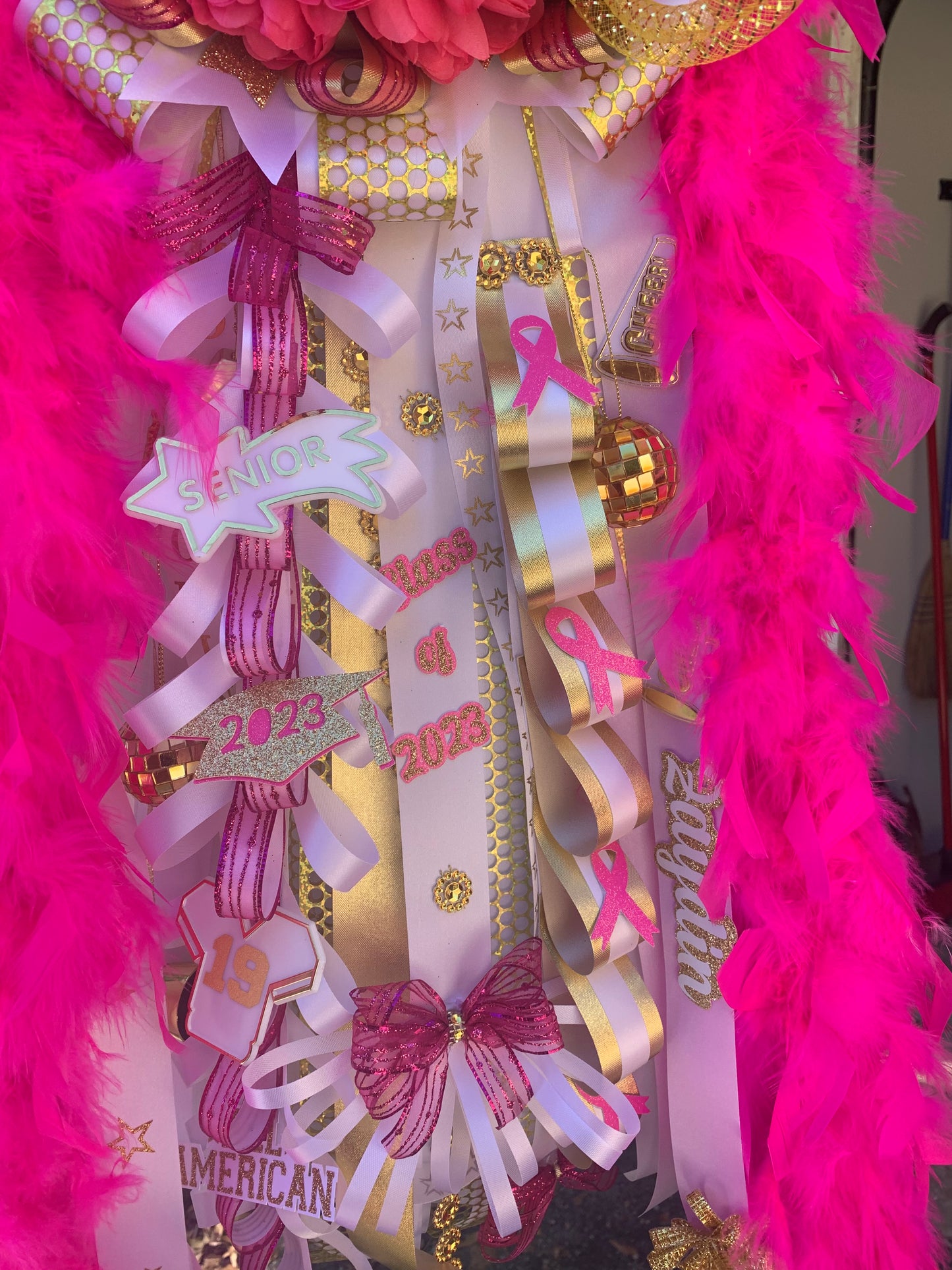 Homecoming Large Mum - 7" flower or two 6.5" flowers